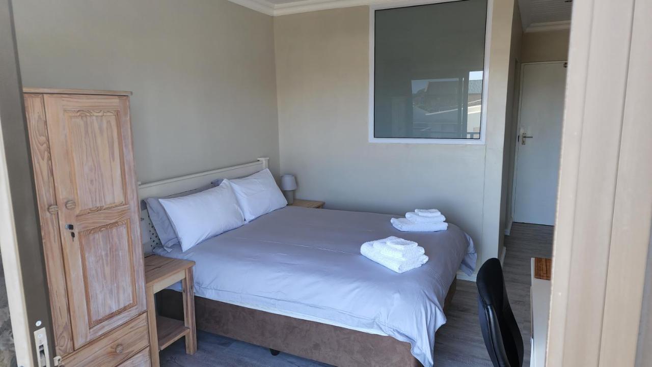 Stonehouse On Main Hotel Struisbaai Exterior photo